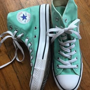 High top SEASONAL color Converse
